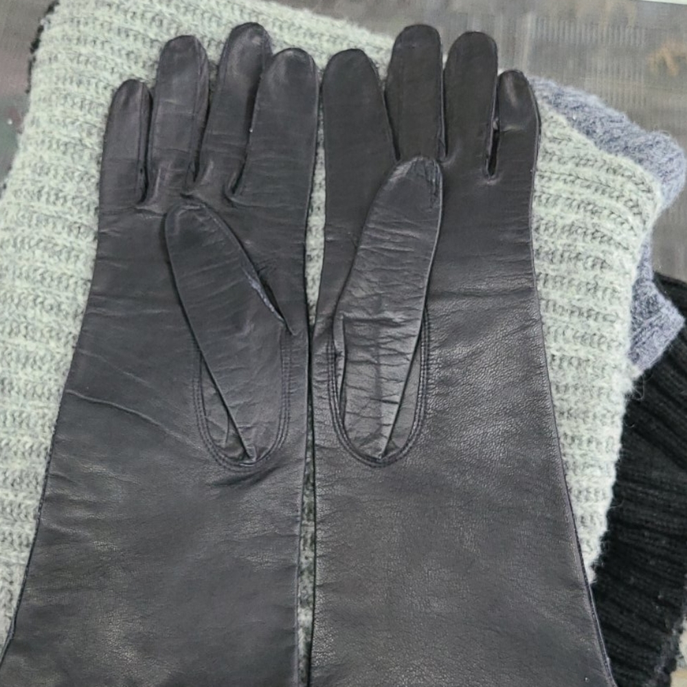 Ryan Kio -  Gloves